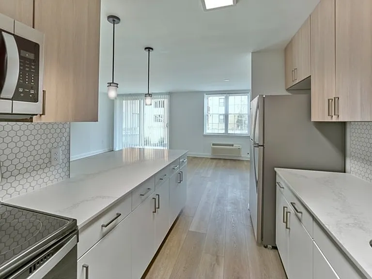 Modern backsplash