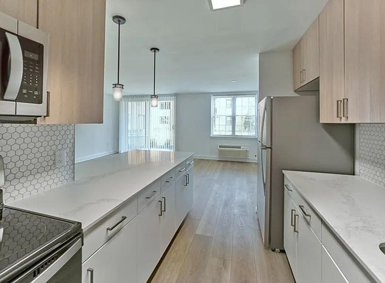 Modern backsplash