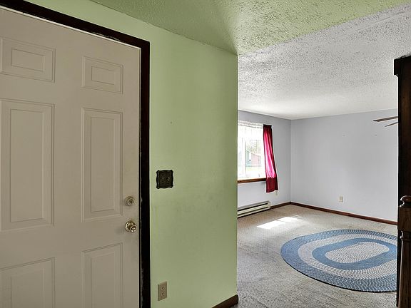 4th image of 528 W Bennett St