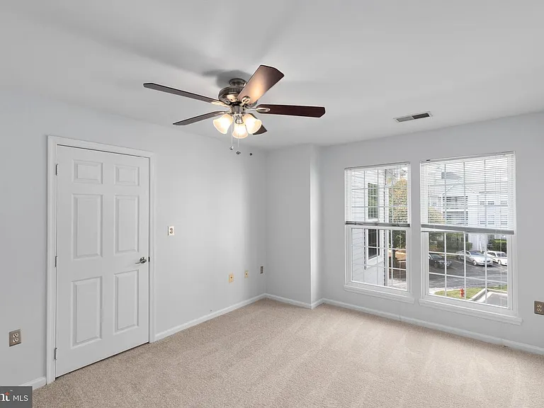 4406 Silverbrook Ln #302 — Photo 7