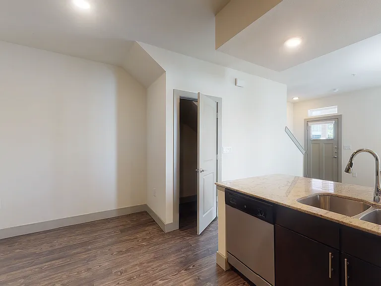 The District At Cypress Waters - Parson's Green — Photo 960