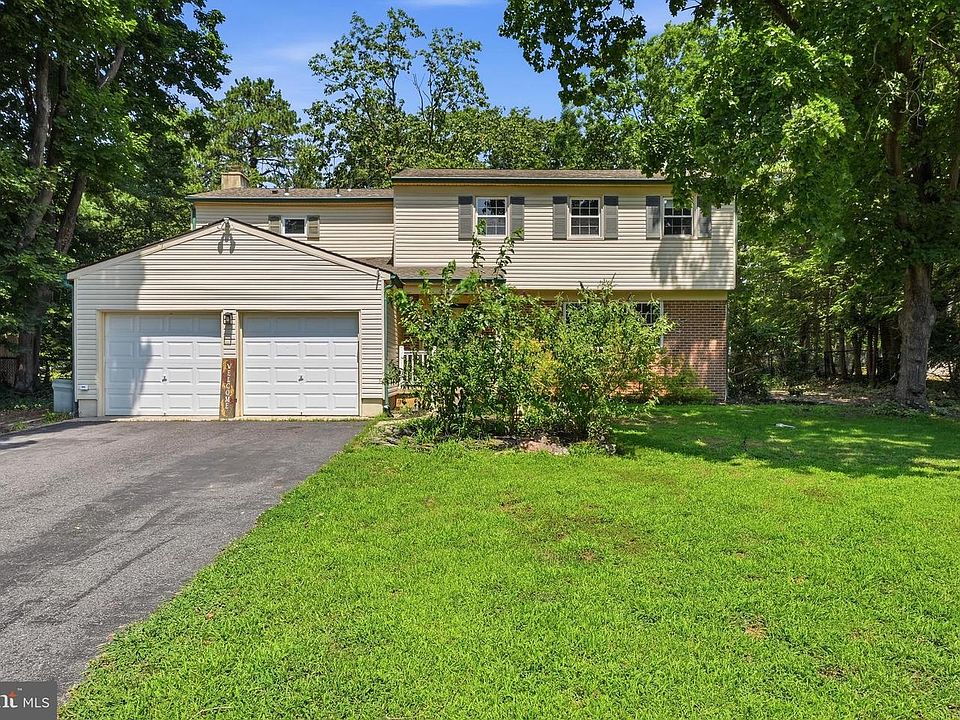 1st image of 17 Briarwood Dr