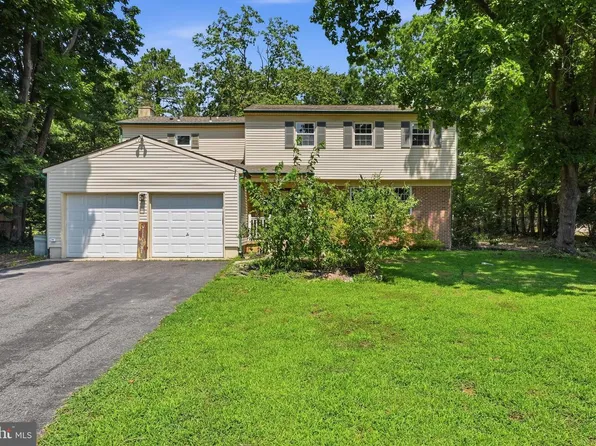 17 Briarwood Dr, Voorhees, NJ 08043