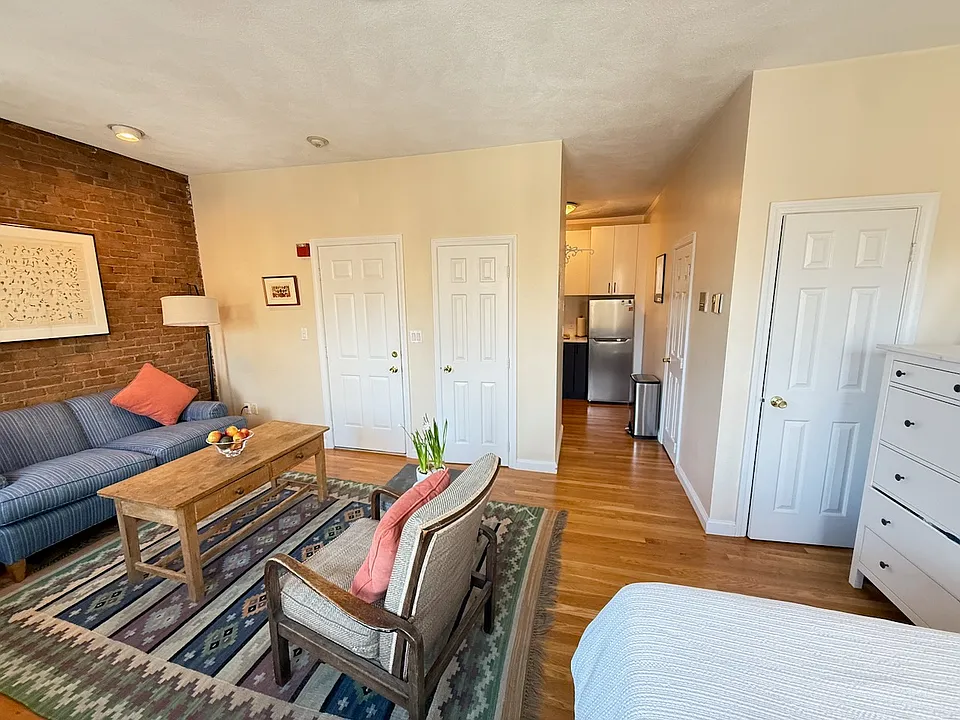 235 W Newton St #5