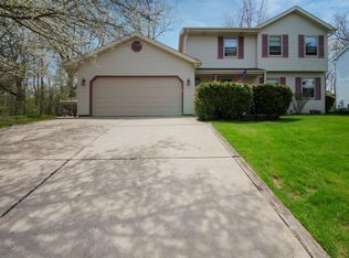 2707 Stonebridge Dr, Racine, WI 53404