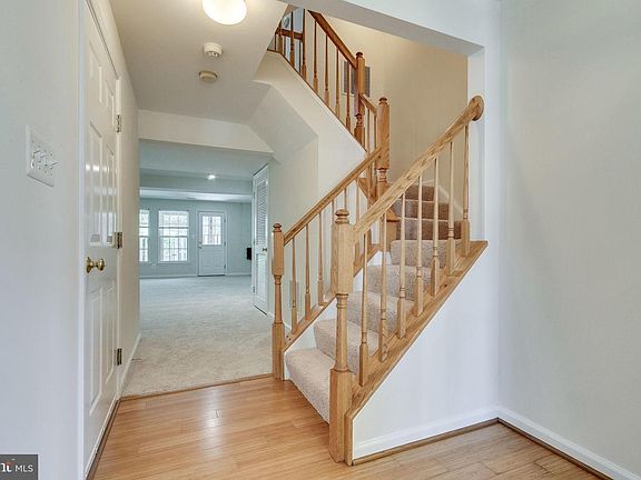 3rd image of 8074 Horseshoe Cottage Cir