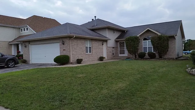 18620 Cedar Ave photo 1