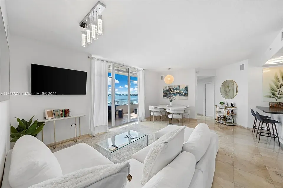 1 Century Ln #602