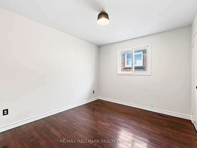 402 Kingston Rd — Photo 13