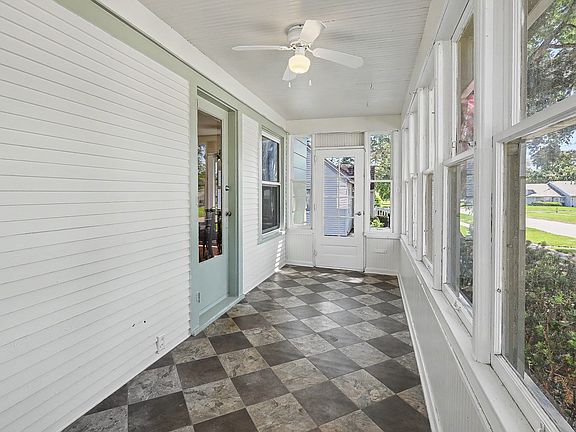 2nd image of 1108 Columbus St