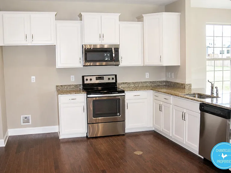 2332 Cedar Rock Dr — Photo 3
