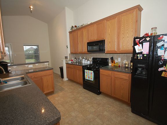 2nd image of 4022 Bentwood Cir