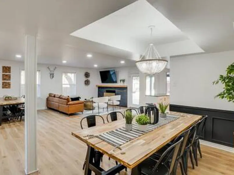 Darvany Dr — Photo 20