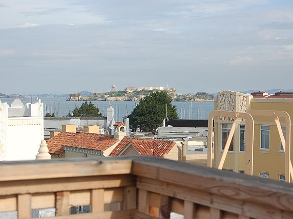 3rd image of 1601 Beach St APT 201