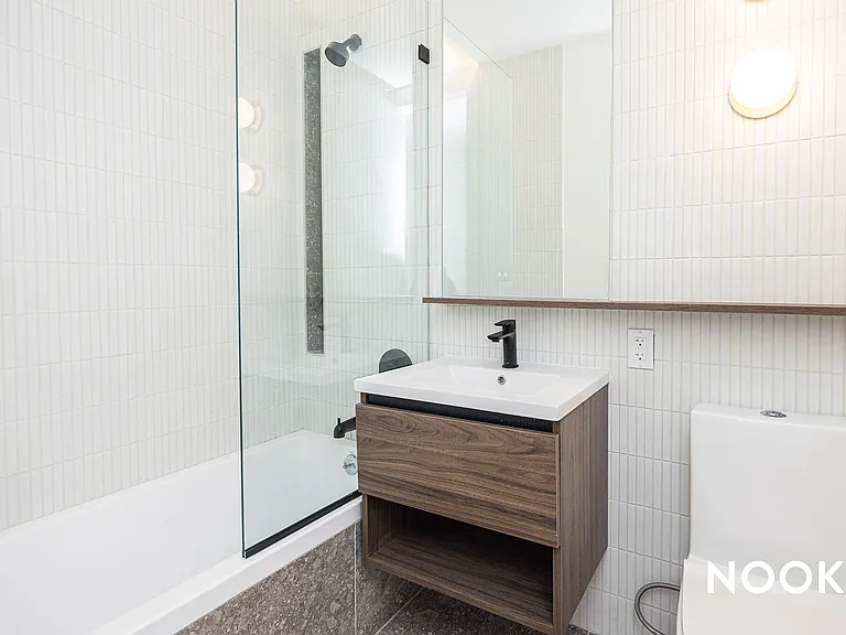228 N 7th St #207 — Photo 17