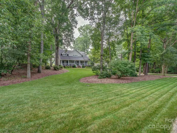 113 Harbourtown Dr, Kings Mountain, NC 28086