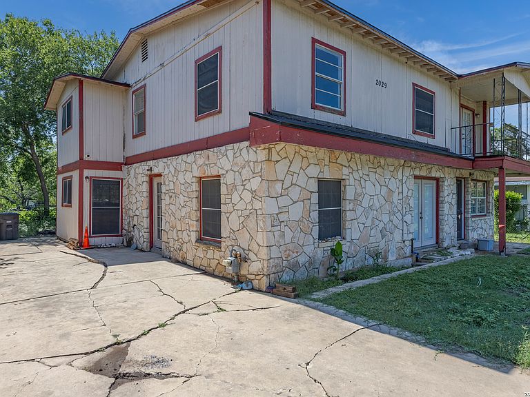 Listing photo 3