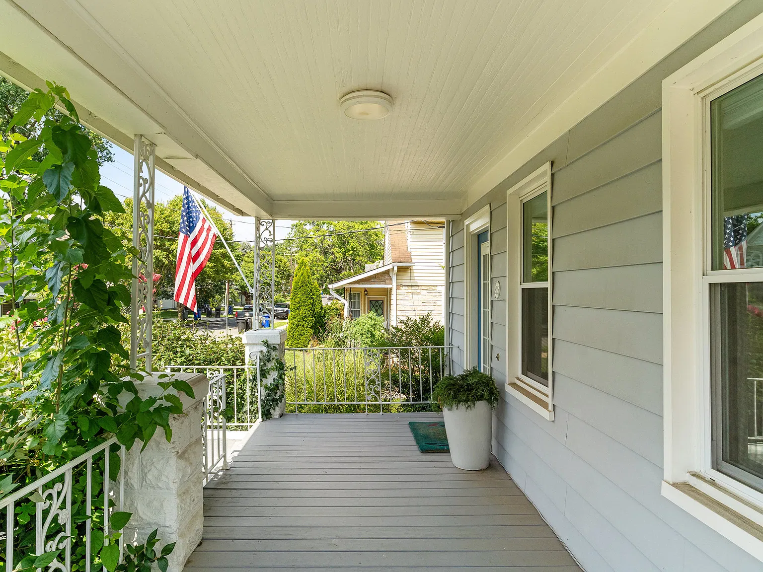 5 bed, 2210 sqft, $5,500 — Photo 4