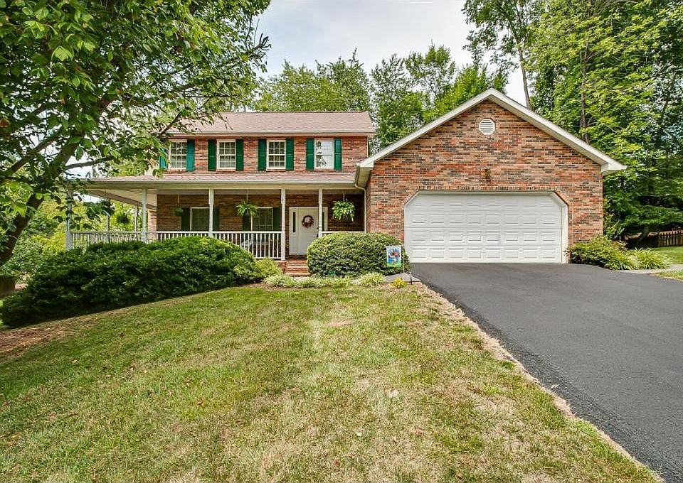 1st image of 4 Caitlin Ct