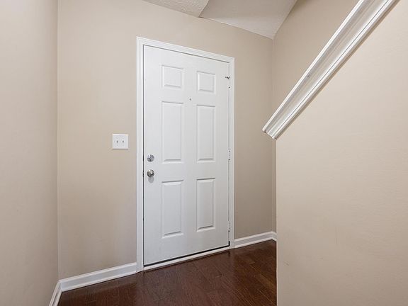 3rd image of 4346 Aurora Cir