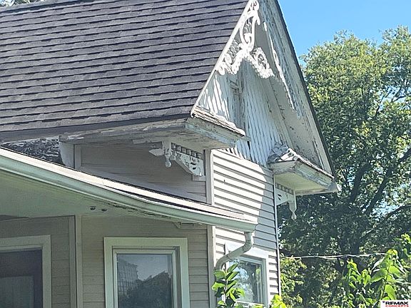 5th image of 165 Hector St