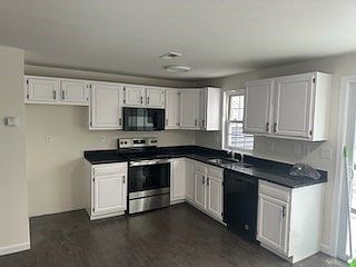 4th image of 126 Forest St Unit 126