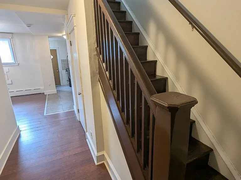 929 Edgemore Rd — Photo 7