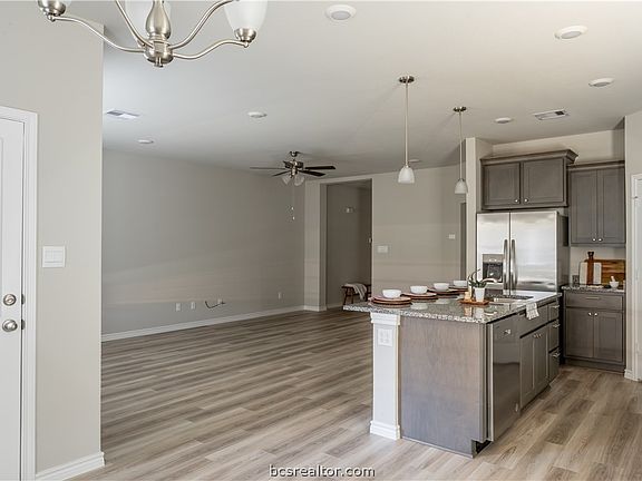 5th image of 2159 Chief St