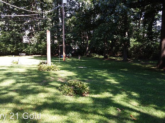 2nd image of 209 S Beech St