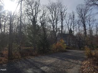 210 Grouse Run, Cresco, PA 18326