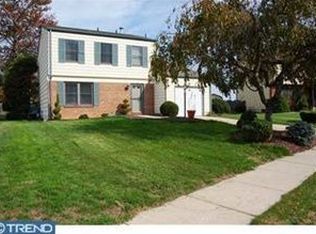 18 Sunset Dr, Clementon, NJ 08021