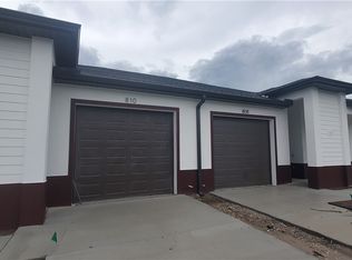 884 Apartment St E, Lehigh Acres, FL 33974