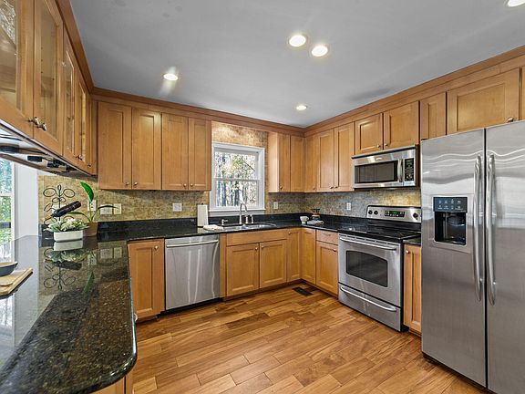 5th image of 4624 Holly Brook Dr