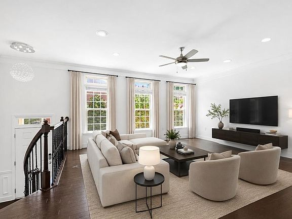 4th image of 1506 Woodbridge Way NE