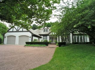 301 Burr Ridge Clb, Burr Ridge, IL 60527