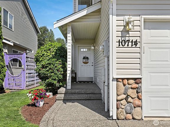 3rd image of 10714 185th Avenue E