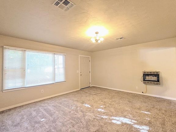 4th image of 418 N East St