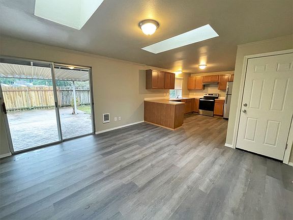 4th image of 9112 Fawnlily Cir W