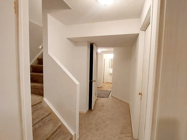 920 Edinburgh Rd S #7 — Photo 14