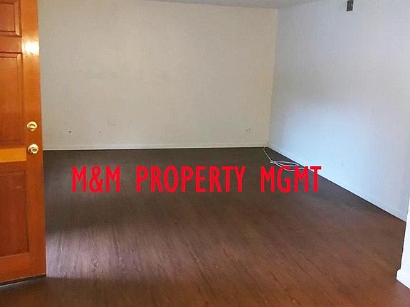 5073 RHODE ISLAND lIVING ROOM