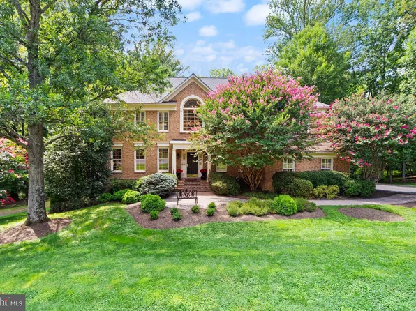 1108 Arboroak Pl, Herndon, VA 20170