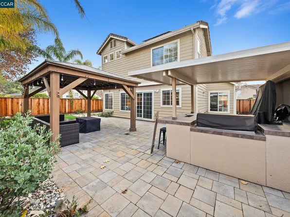 392 Trenton Cir, Pleasanton, CA 94566