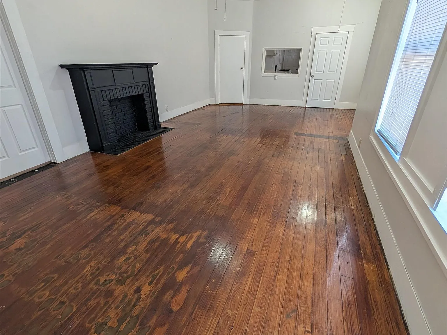 3 bed, 2.0 bath, 1592 sqft, $1,200 — Photo 3