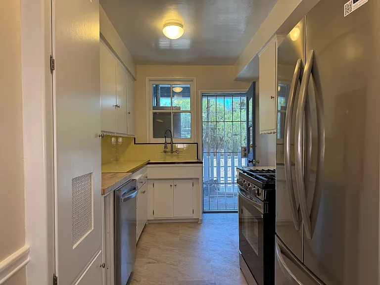 12944 Riverside Dr #12946 — Photo 12