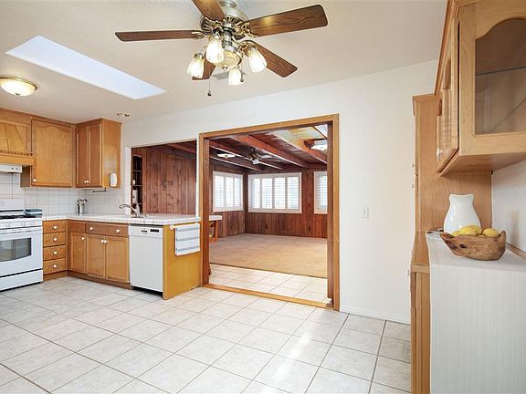 3rd image of 10443 Baywood Ave