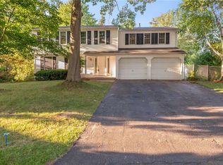 7658 Doubletree Cir, North Syracuse, NY 13212