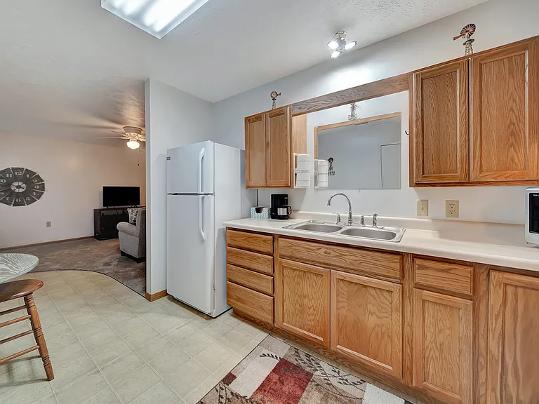 533 S Iver St #1 — Photo 21