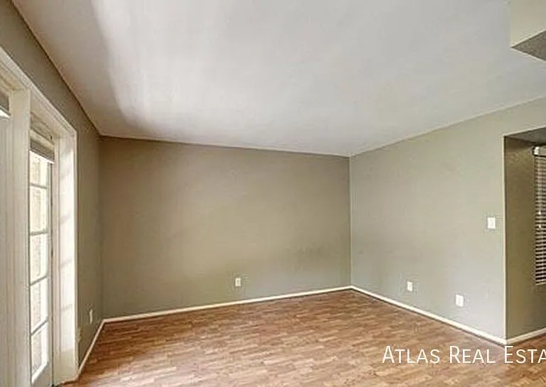 18811 N 19th Ave #2004 — Photo 2