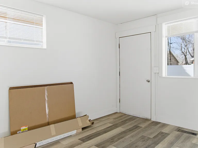 472 E Center St — Photo 3