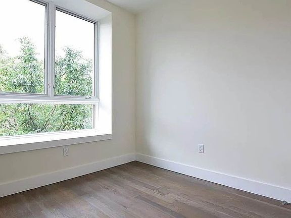 4th image of 492 Gates Ave #5A